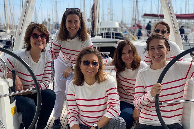 2-Hour Sailing Tour in Barcelona with Open Bar & Snacks - The America’s Cup surprise