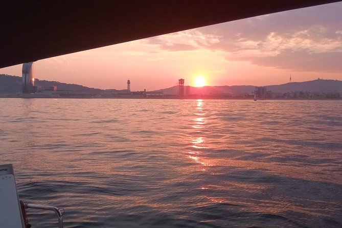 2-Hour Sailing Tour in Barcelona with Open Bar & Snacks - When the swim stop works best
