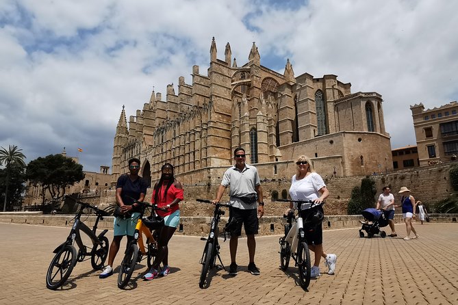 3 Hours E-Bike Tour in Palma - Almudaina Palace and the Cathedral of Mallorca