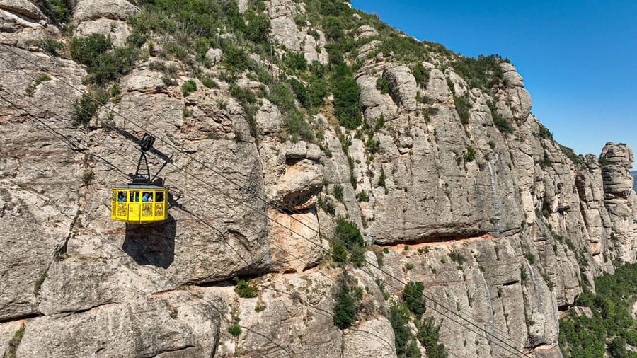 Aeri de Montserrat Cable Car Ticket - How the cable car compares with the funiculars