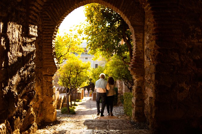 Alcazaba Malaga Guided Tour - Entering the Alcazaba through its defenses
