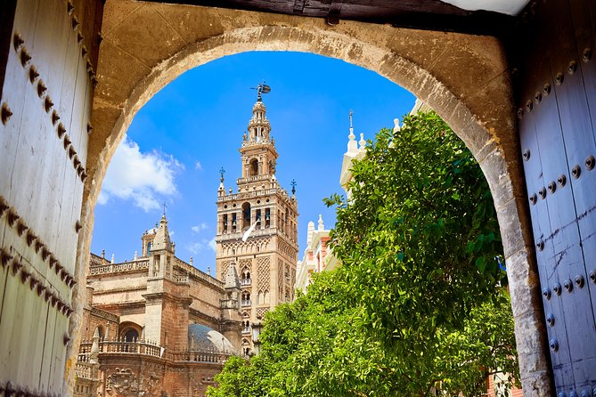 Alcazar, Cathedral and Giralda Guided Tour with Priority Tickets - Seville Cathedral and the former mosque site