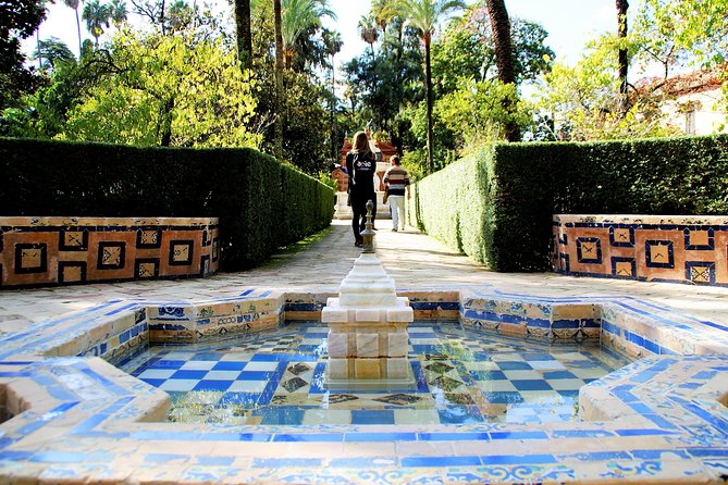 Alcazar of Seville Exclusive Group, max. 9 travelers - Fifteen minutes in the Alcázar gardens