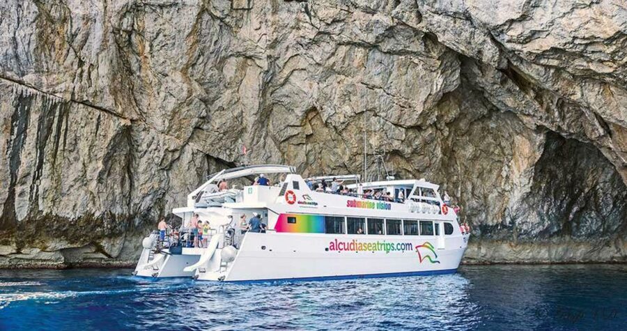 Alcudia: Boat Trip to Cap de Formentor and Formentor - Choosing Your Seat on a Crowded Boat