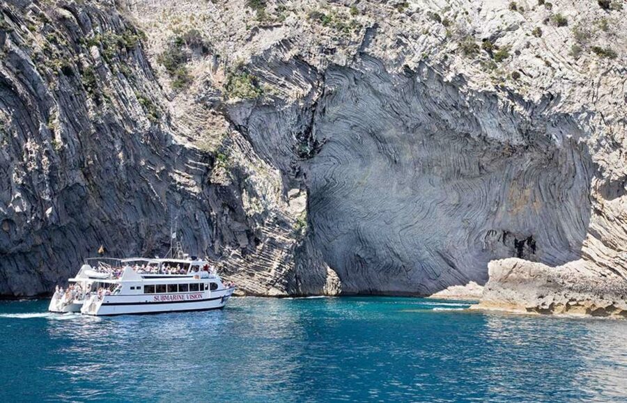 Alcudia: Boat Trip to Coll Baix - Swimming in clear water for 15 to 30 minutes