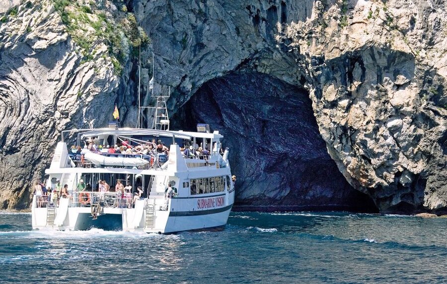 Alcudia: Boat Trip to Coll Baix - Food, drinks, and comfort onboard