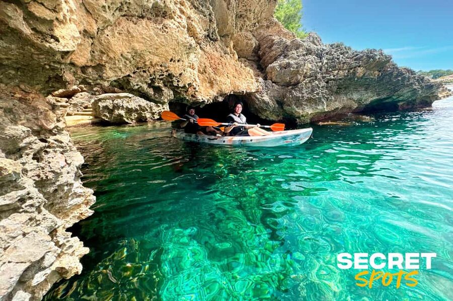 Alcudia: Guided Sea Kayaking Tour with Snorkeling - What the guides add to the trip