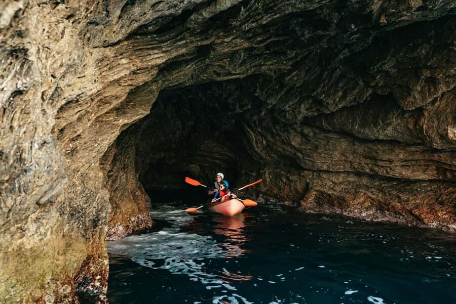 Alcudia: Guided Sea Kayaking Tour with Snorkeling - Practical preparation for the two-hour outing