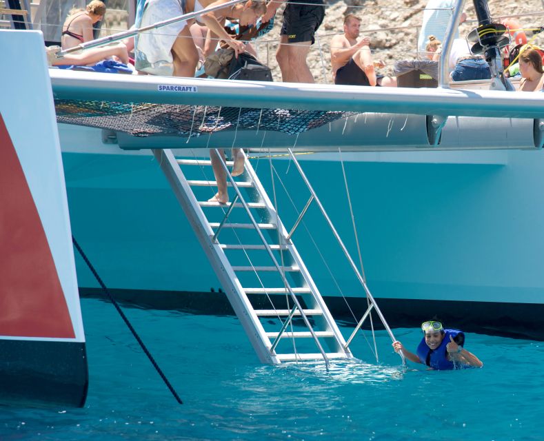 Alcudia: Sunset Catamaran Tour with Dinner and Snorkeling - Dinner arrives while you are still on the water