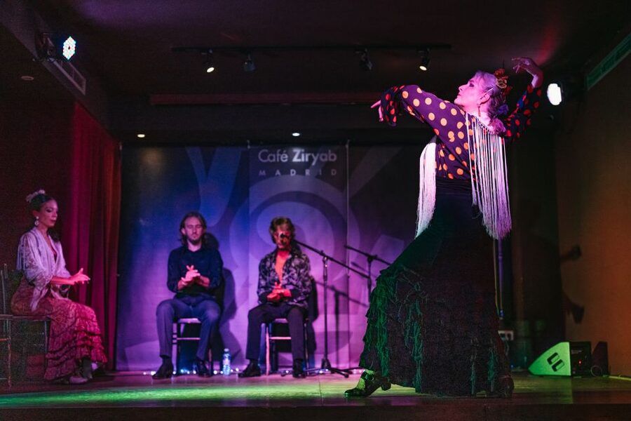 "Algarabía": Flamenco Show at Café Ziryab. Madrid - The Café Atmosphere and Art Exhibitions
