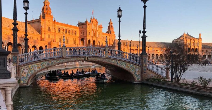Algarve: Seville Full-Day Shopping and Sightseeing Tour - Transport, guides, and the long return