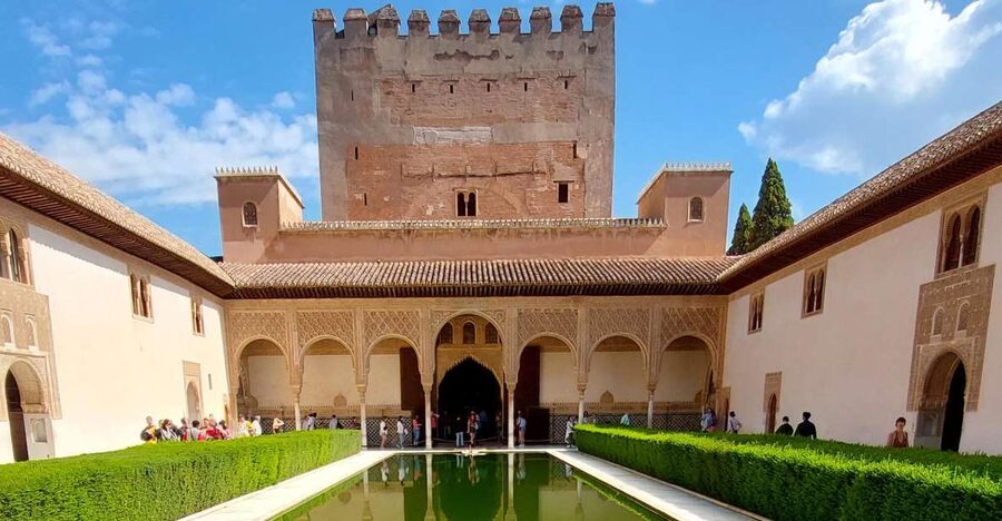 Alhambra and Nasrid Palaces Guided Tour with Tickets - Key points at a glance