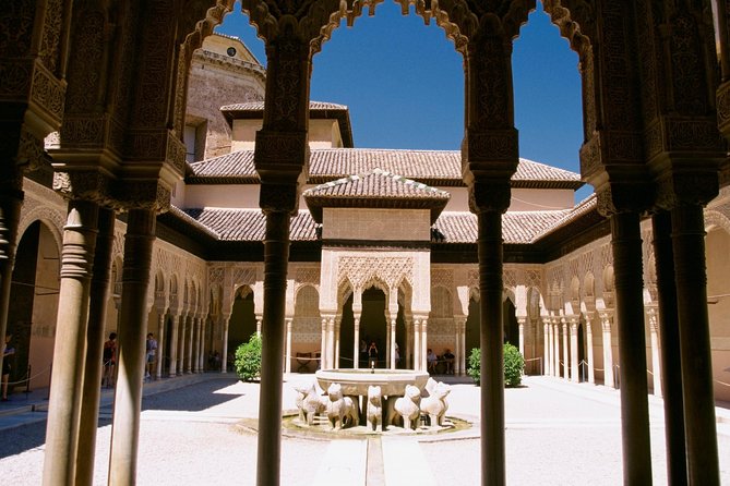 Alhambra &Charles Palace Guided Tour with Optional Nasrid Palaces - Meeting at the Alhambra hilltop