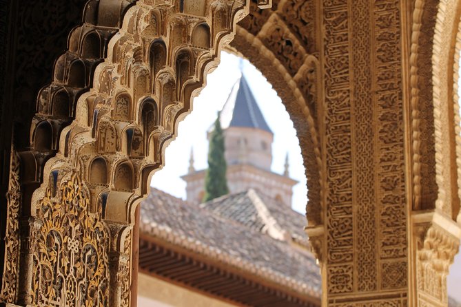 Alhambra & Generalife Skip the line Small Group including Nasrid Palaces - Starting at the Generalife gardens