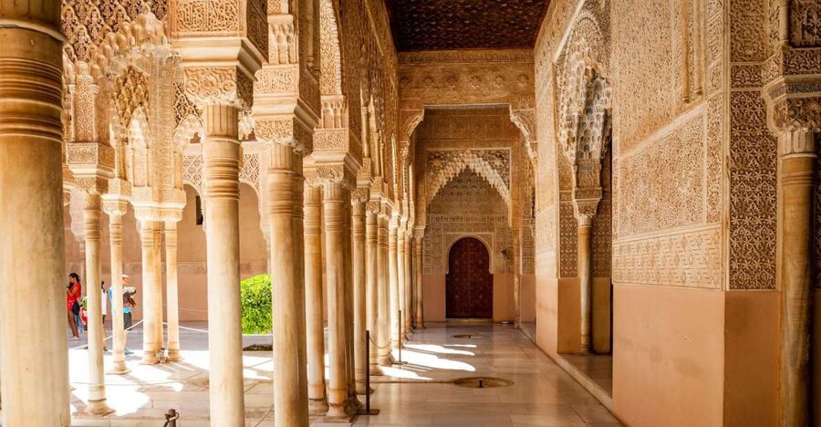 Alhambra & Generalife Tour including Transport & Admission - The Nasrid Palaces: the timed heart of the visit