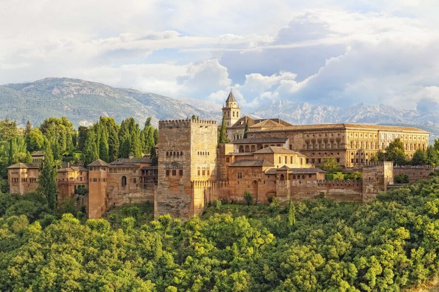 Alhambra Guided Tour with Fast-Track Entry - Key points to know before booking