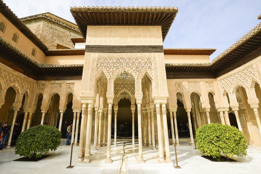 Alhambra Guided Tour with Fast-Track Entry - The Alcazaba and its military purpose