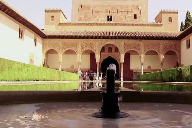 Alhambra Private/Small Group Tour & Nasrid Palaces Skip the Line - Generalife Gardens: water, shade, and a summer retreat