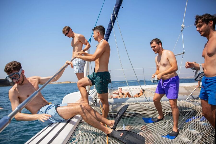 Alicante: 6-Hour Catamaran Cruise to Tabarca Island - Alicante harbor to Tabarca by catamaran