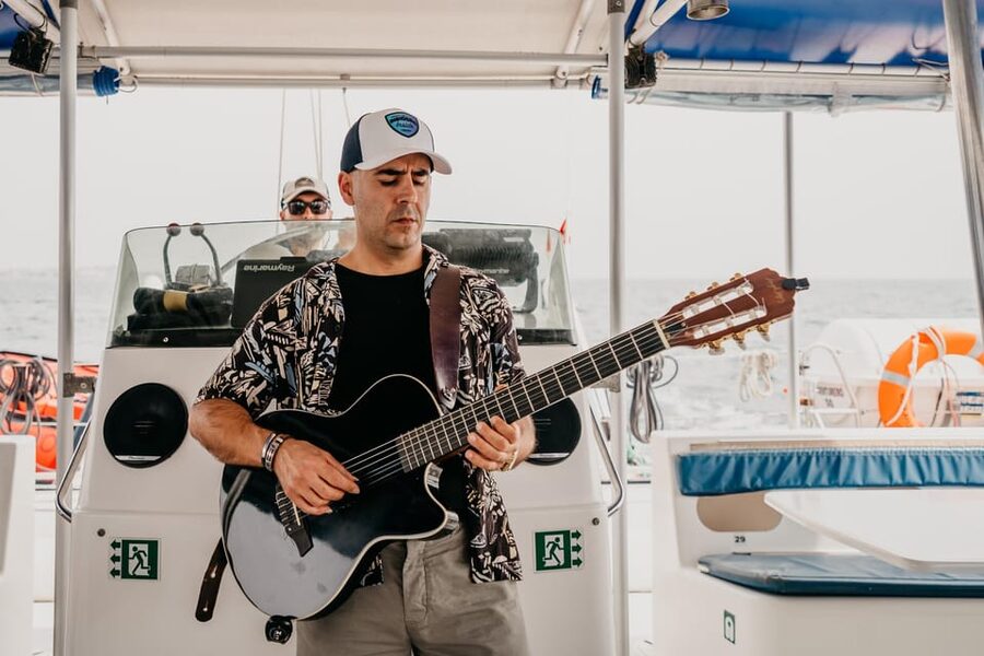Alicante: Afternoon Cruise with Appetizer and Live Music - Who will enjoy this most?