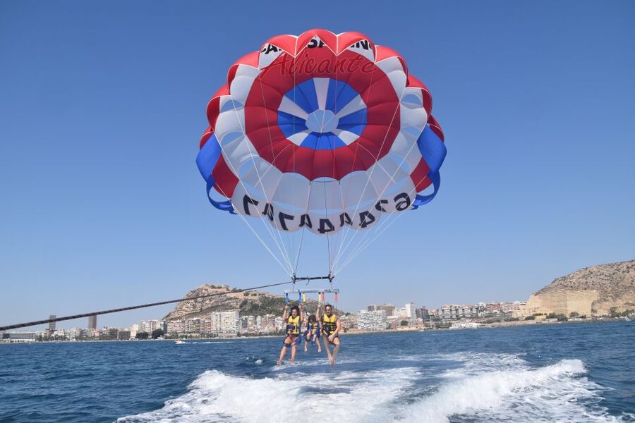 Alicante: Boat Trip and Parasailing Experience with Drink - Should you book the parasailing trip?