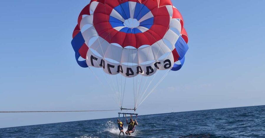 Alicante: Boat Trip and Parasailing Experience with Drink - Fifteen minutes above Alicante