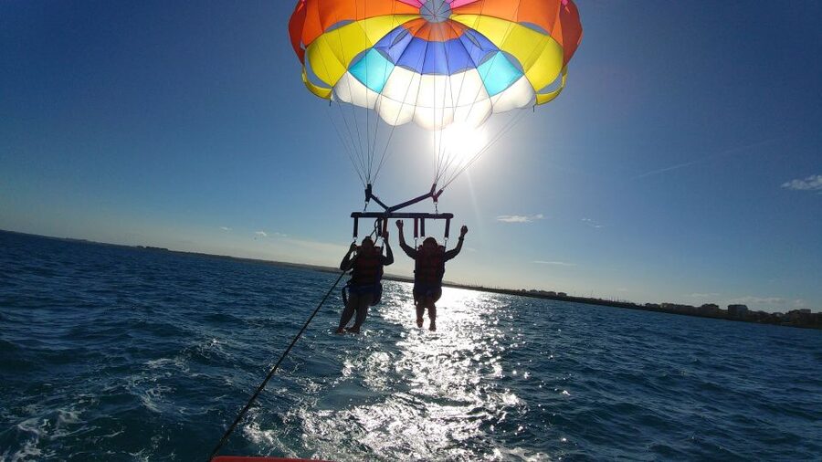 Alicante: Boat Trip and Parasailing Experience with Drink - Photos, staff, and the human side of the trip