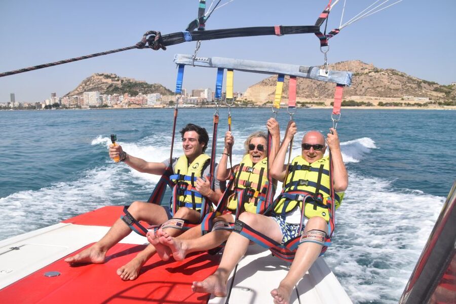 Alicante: Boat Trip and Parasailing Experience with Drink - Who will enjoy this Alicante activity?