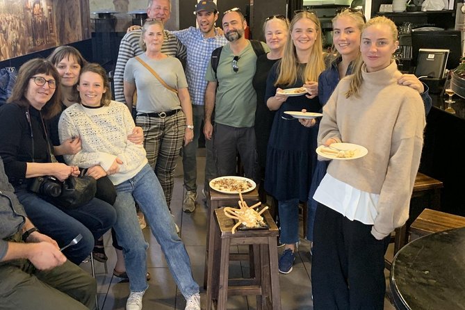 Alicante Historic Small Group Tour with Tapas Tasting - Guides and the small-group advantage