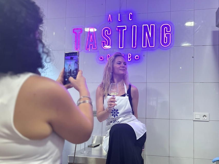 Alicante Paella Cooking Class, Tapas, Drinks and Market - Who should book this class