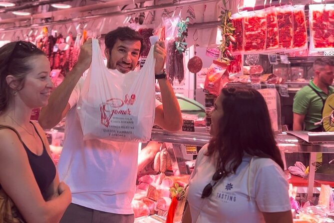 Alicante Paella Cooking Class, Tapas, Drinks and Marketplace - What the Guides Add to the Experience