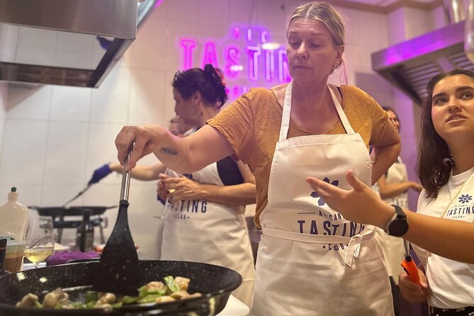 Alicante Paella Cooking Class, Tapas, Drinks and Marketplace - The Short Walk to the Cooking Space