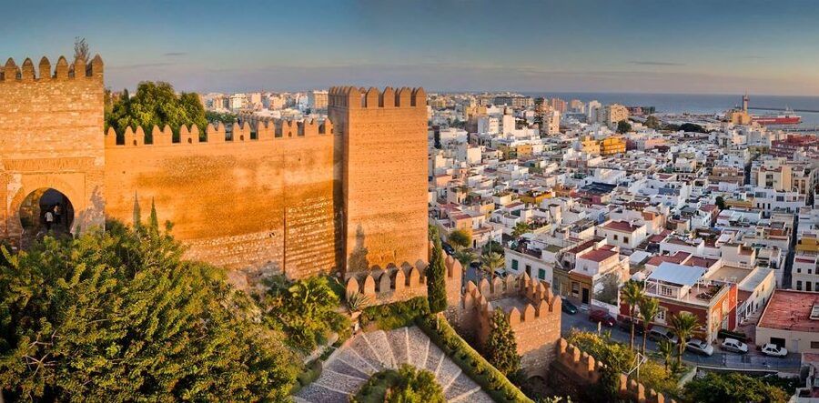 Almeria: Alcazaba Guided Tour - The first enclosure and the fortress story