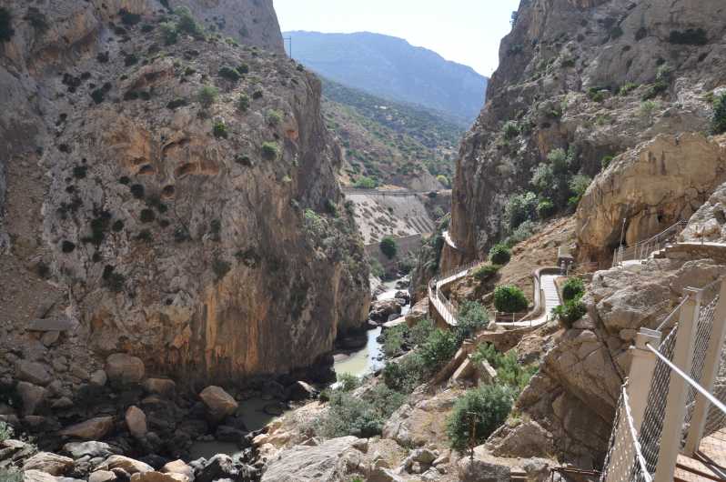 Ardales: Caminito del Rey & El Gaitanejo Guided Walking Tour - The 15-minute walk to the entrance