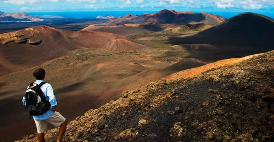 Arrecife/Playa Blanca: Timanfaya National Park Area Day Tour - El Golfo and Green Lake