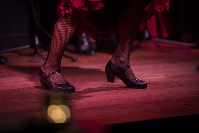 Authentic flamenco show. Alegria and gastronomy Malaga - A close-up flamenco hour in central Malaga