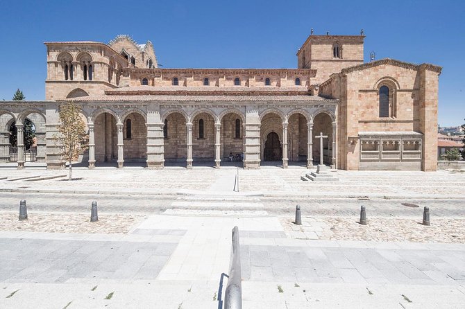 Avila with Walls and Segovia with Alcazar from Madrid - Arriving in Avila through the Four Posts viewpoint
