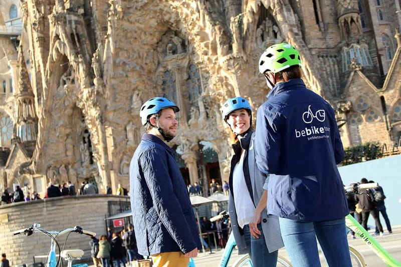 Barcelona: 1.5-Hour Sightseeing Tour by Bike/Electric Bike - Barceloneta, Port Vell, and the open coast