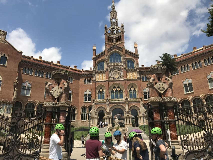Barcelona: 1.5-Hour Sightseeing Tour by Bike/Electric Bike - What the 90 minutes really means