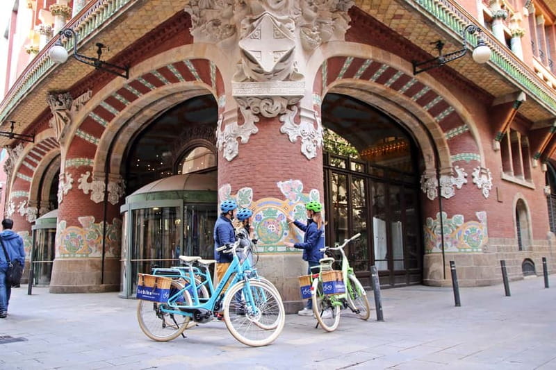 Barcelona: 1.5-Hour Sightseeing Tour by Bike/Electric Bike - Starting at Passeig de Lluís Companys 10