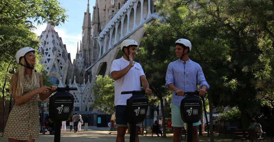 Barcelona: 2.5-Hour Gaudí Segway Tour - Who should book this ride?