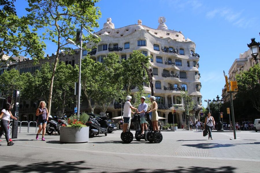 Barcelona: 2.5-Hour Gaudí Segway Tour - Casa Amatller and Casa de les Punxes