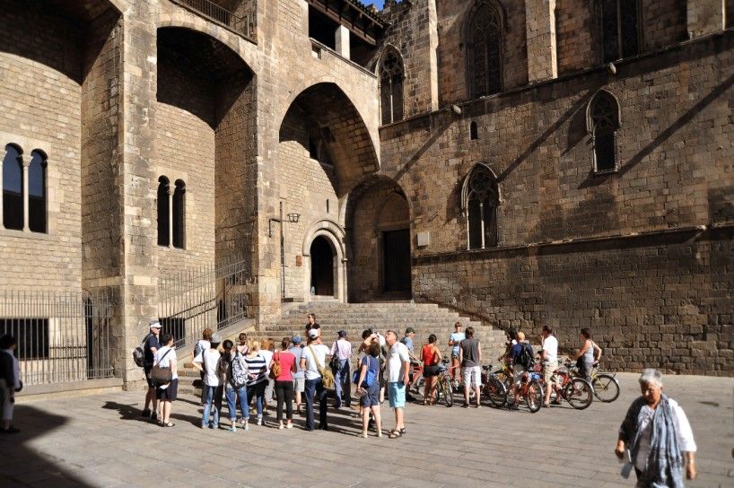 Barcelona 2-Hour Gothic Walking Tour - Carrer del Bisbe and Plaça Sant Felip Neri