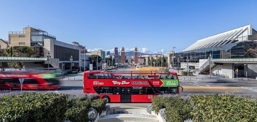 Barcelona: 24 or 48-Hour Hop-On Hop-Off Bus Tour - Making sense of Sagrada Família and Park Güell