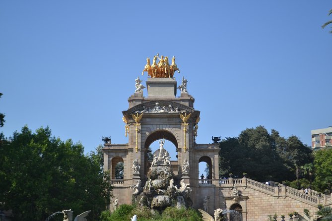 Barcelona 3-hour Bike or E-Bike Tour: Highlights and Hidden Gems - Santa Maria del Mar and the final return