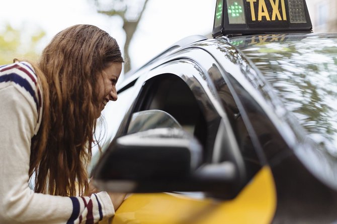 Barcelona Airport Private Arrival Transfers - Small details that make arrival easier