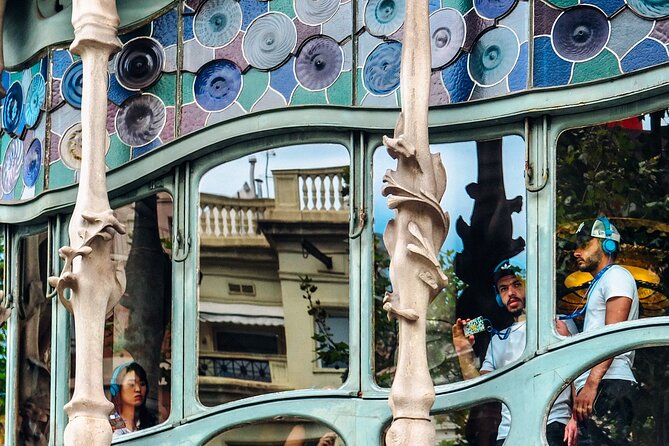 Barcelona Architecture Walking Tour With Casa Batlló Upgrade - Passeig de Gràcia and the Manzana de la Discordia