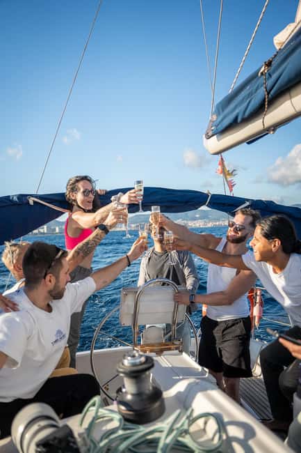 Barcelona Badalona : Sailboat Tour, Snacks, Drinks, Swimming - Snacks, cava, beer, and the pica pica break