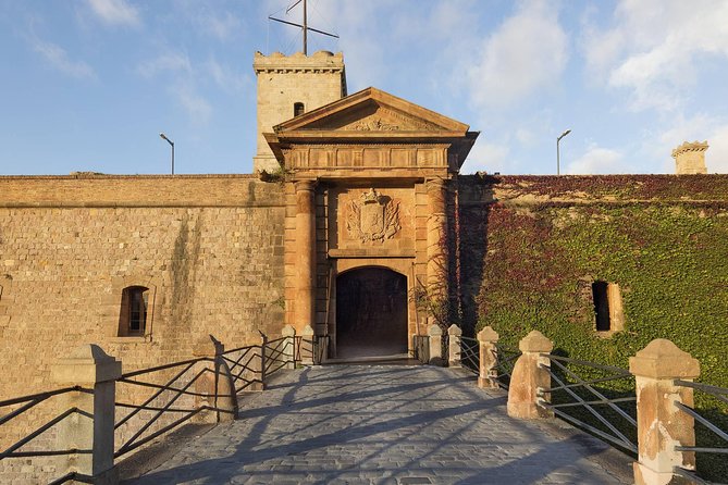 Barcelona Best Views: Old Town, Cable Car and Montjuic Castle - The castle tower and Barcelona from above