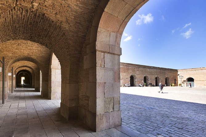 Barcelona Best Views: Old Town, Cable Car and Montjuic Castle - The Magic Fountain, Plaça d’Espanya, and Arenas